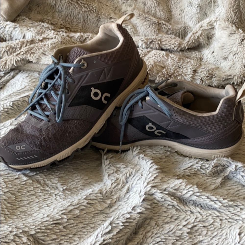 Women’s On Cloud Running Shoes (6.5)